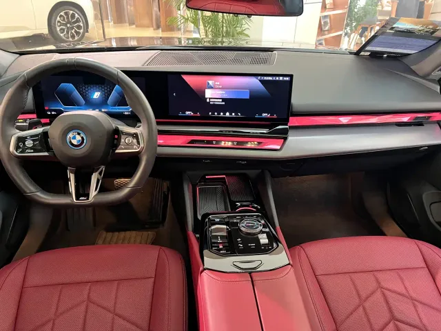 BMW i5 — Фото автомобиля 9