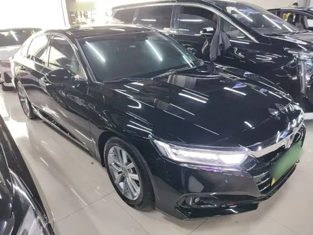 Honda Accord — Фото автомобиля 3