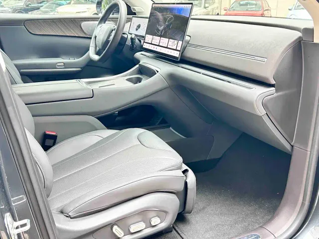 Leapmotor C11 — Фото автомобиля 16