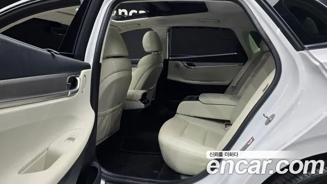 Hyundai Grandeur Grandeur (New) Hybrid — Фото автомобиля 12