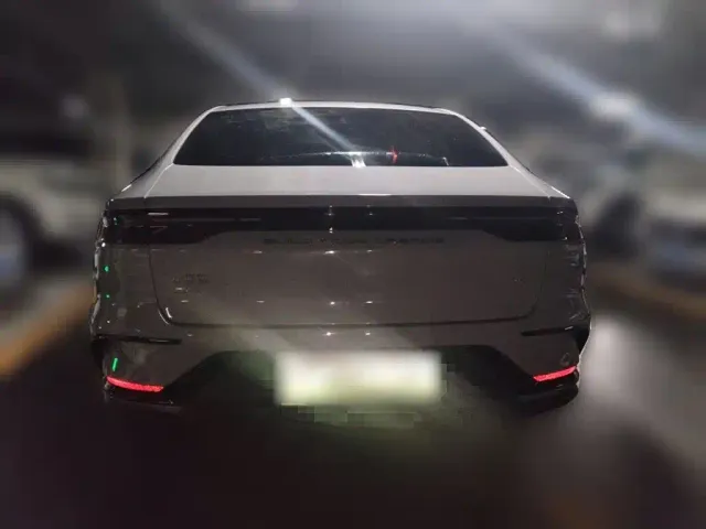 BYD Han — Фото автомобиля 3