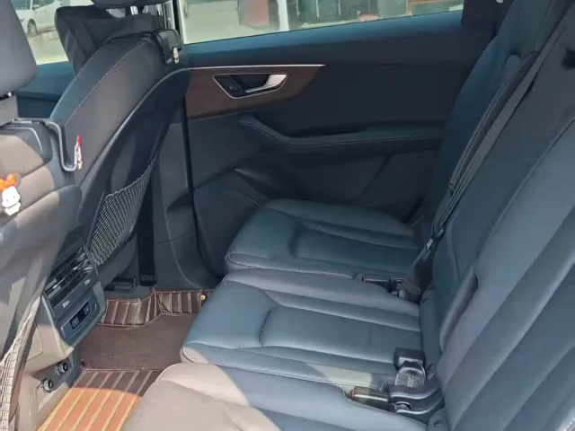 Audi Q7 — Фото автомобиля 4
