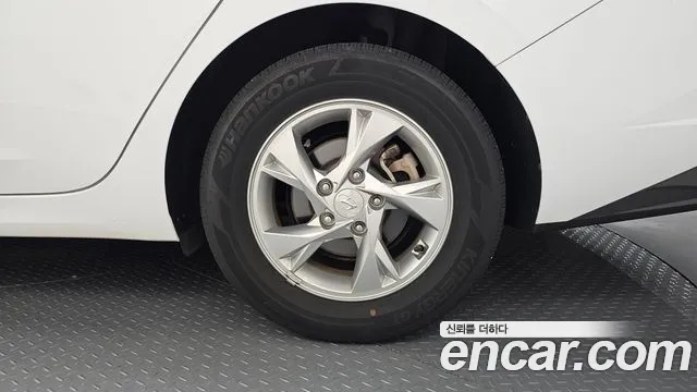 Hyundai AVANTE Avante (CN7) 1.6 LPi (Для проката) — Фото автомобиля 20