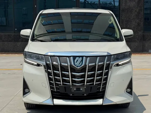 Toyota Alphard — Фото автомобиля 2