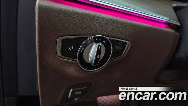 Mercedes-Benz E-Class — Фото автомобиля 25