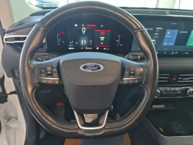 Ford Edge — Фото автомобиля 10