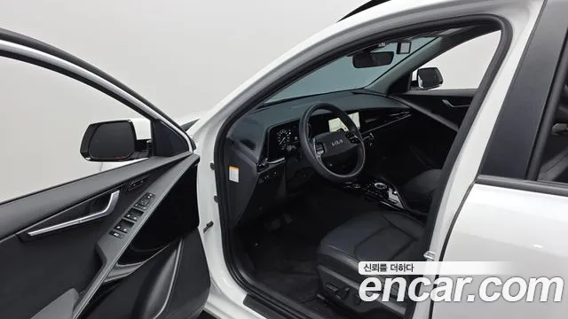 Kia Niro — Фото автомобиля 15