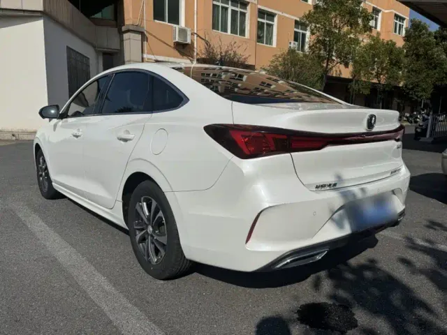 Changan Eado — Фото автомобиля 6