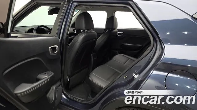 Hyundai Venue — Фото автомобиля 16