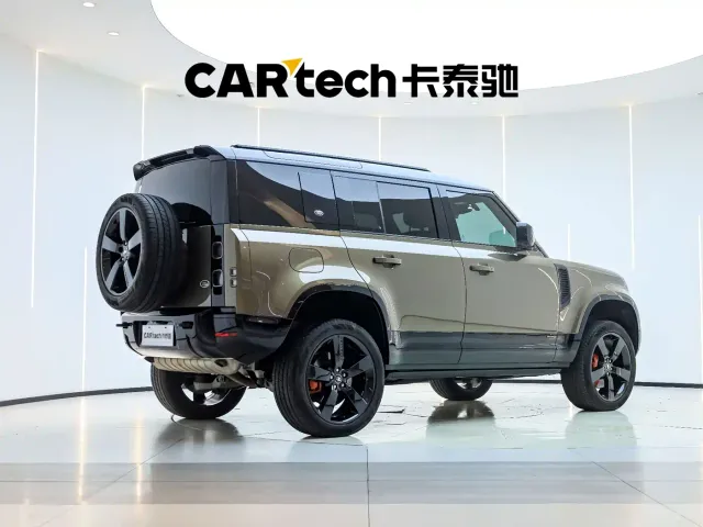 Land Rover Defender — Фото автомобиля 6