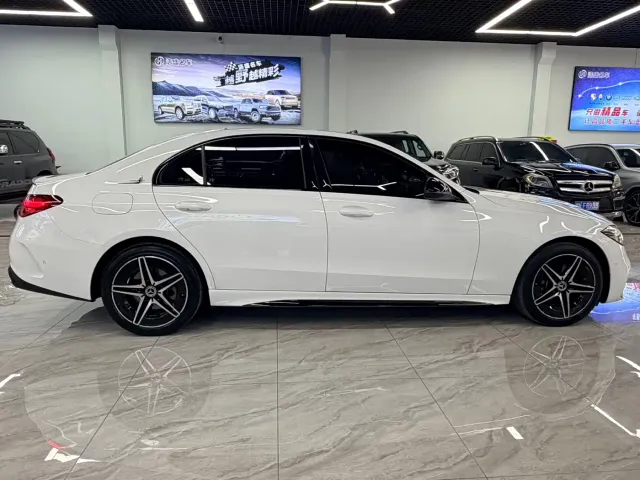 Mercedes-Benz C-Class — Фото автомобиля 4