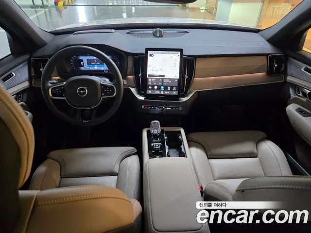 Volvo XC90 — Фото автомобиля 10