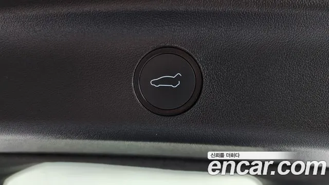 Tesla Model Y — Фото автомобиля 30