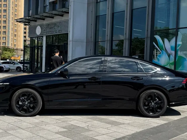 Honda Accord — Фото автомобиля 3