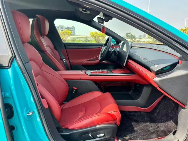 Xiaomi SU7 — Фото автомобиля 11