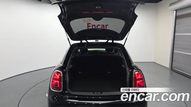 Mini Cooper Cooper 5 дверей Classic — Фото автомобиля 19