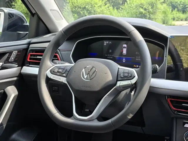 Volkswagen Lavida — Фото автомобиля 11
