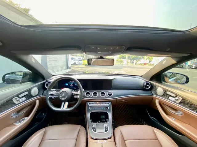Mercedes-Benz E-Class — Фото автомобиля 8