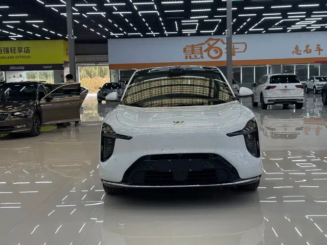 IM Motors LS6 — Фото автомобиля 3