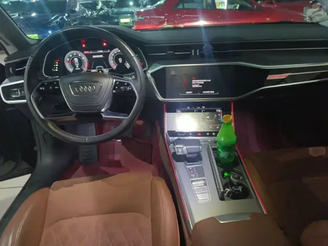 Audi A7L — Фото автомобиля 9
