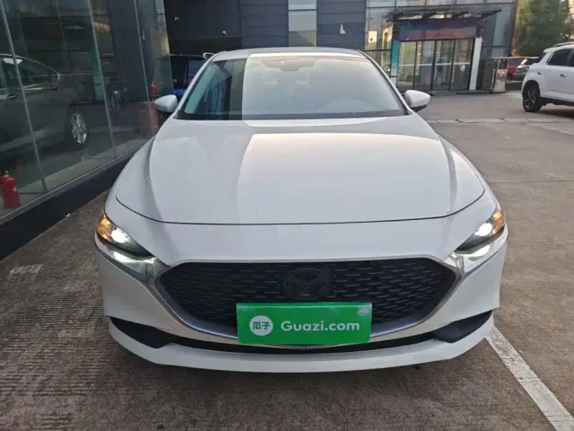 Mazda Axela — Фото автомобиля 2