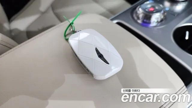 Genesis GV70 2.5T Бензин AWD — Фото автомобиля 28