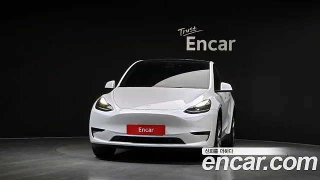 Tesla Model Y — Фото автомобиля 3