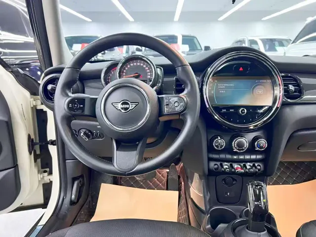 MINI Hatch — Фото автомобиля 15