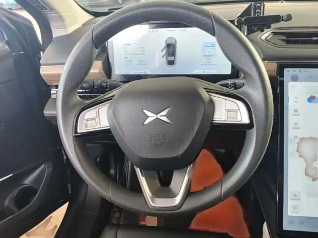 Xpeng P5 — Фото автомобиля 10