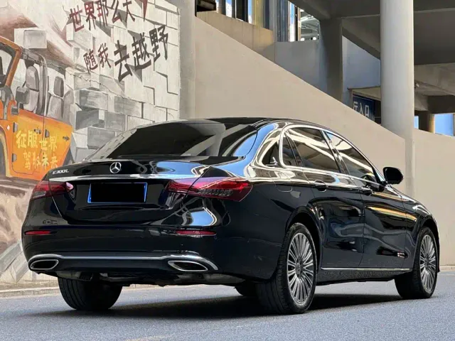 Mercedes-Benz E-Class — Фото автомобиля 5