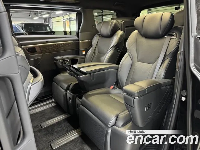Toyota Alphard — Фото автомобиля 11