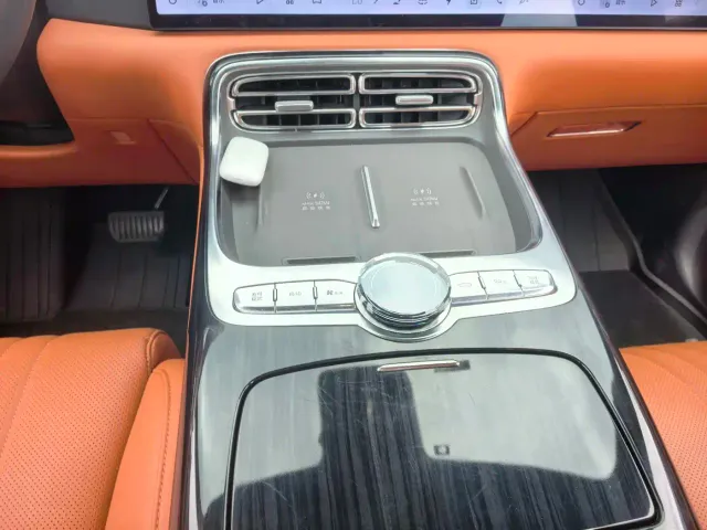 Geely Galaxy M9 — Фото автомобиля 11