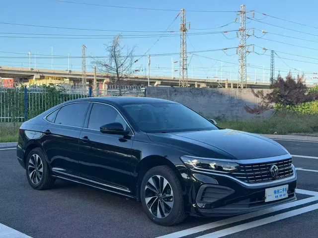 Volkswagen Passat — Фото автомобиля 3