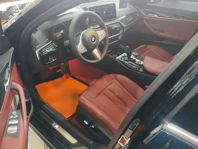 BMW 5 Series — Фото автомобиля 15