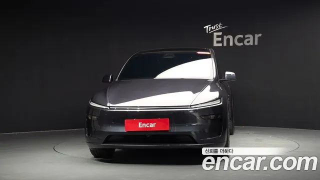 Tesla Model Y — Фото автомобиля 3