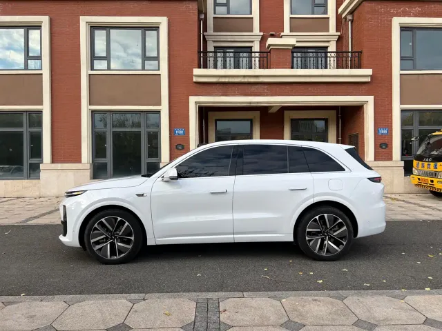 Li Auto L6 — Фото автомобиля 4