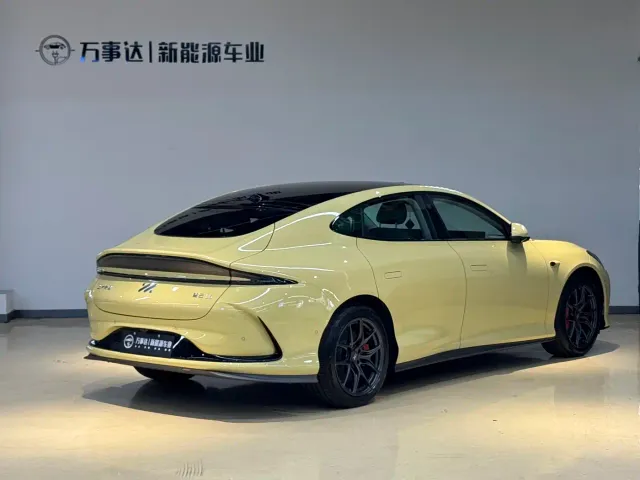 IM Motors L6 — Фото автомобиля 5