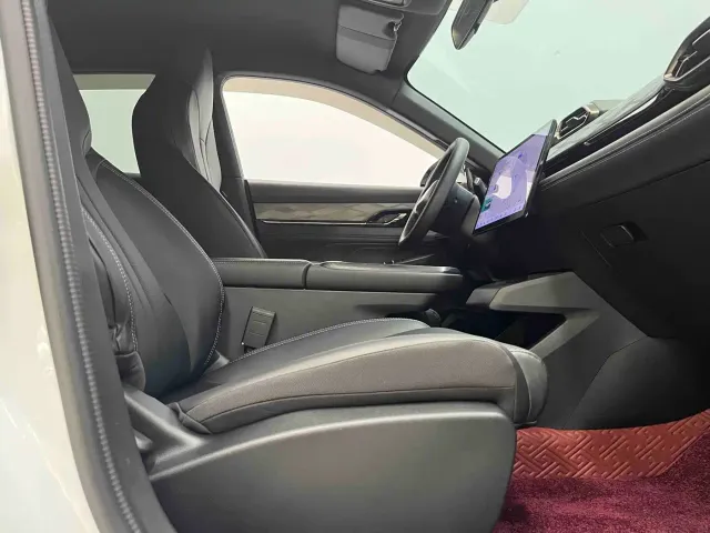 Dongfeng Fengshen L7 — Фото автомобиля 11