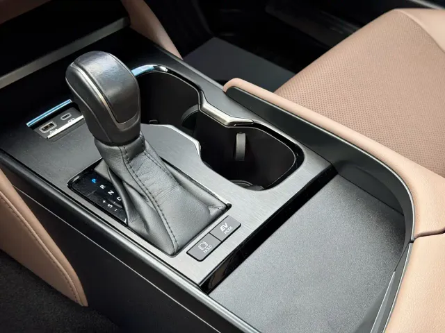 Lexus ES — Фото автомобиля 13