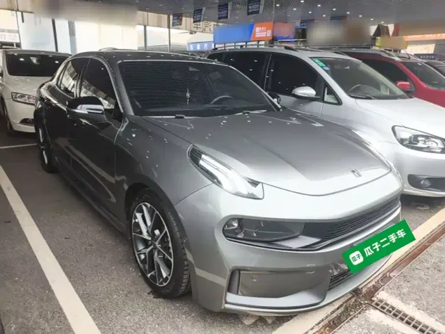 Lynk & Co 03 — Фото автомобиля 3