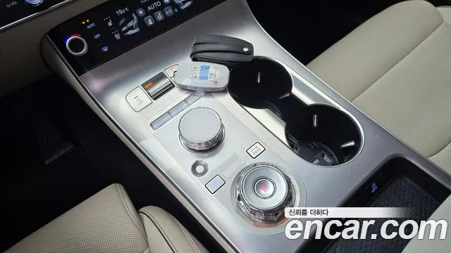 Genesis GV70 — Фото автомобиля 12