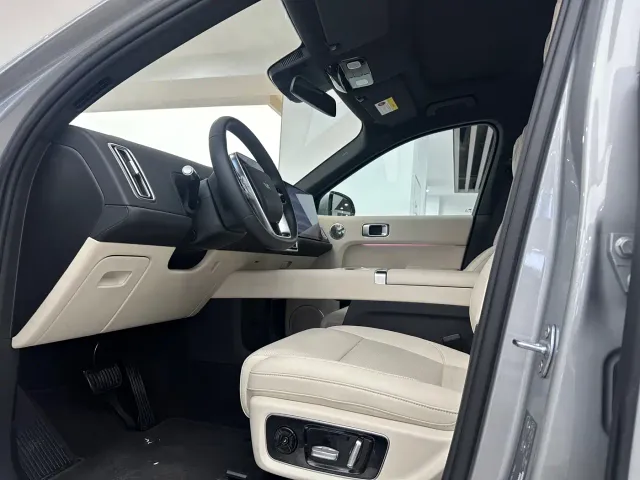 Li Auto L8 — Фото автомобиля 2