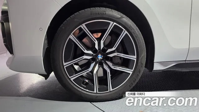 BMW 7-Series 7 серия (G70) 740i sDrive M Sport — Фото автомобиля 5