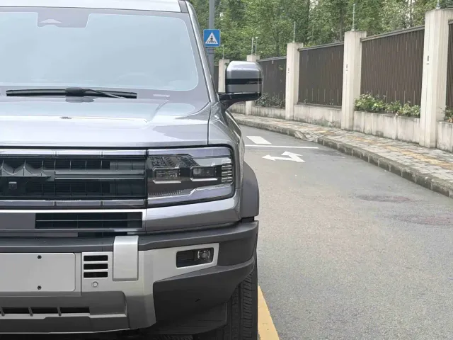 BYD FangChengBao Leopard 5 — Фото автомобиля 4