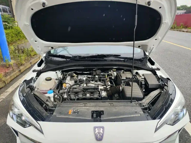 Roewe i5 — Фото автомобиля 19