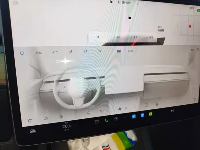Tesla Model Y — Фото автомобиля 8