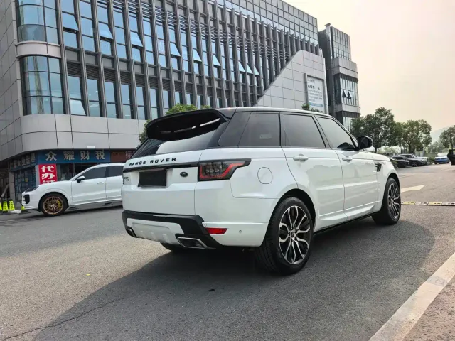Land Rover Range Rover Sport — Фото автомобиля 5