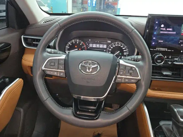 Toyota Highlander — Фото автомобиля 15