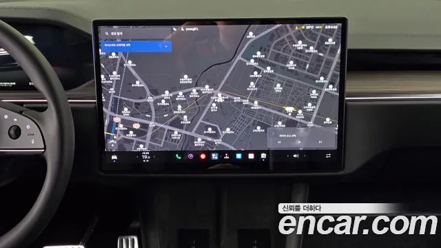 Tesla Model X — Фото автомобиля 18