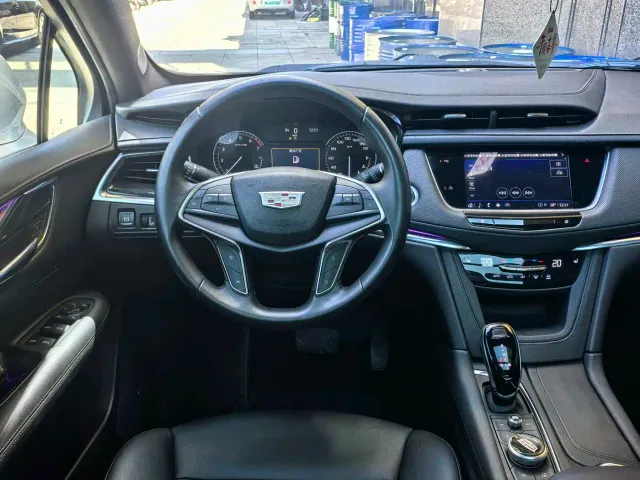 Cadillac XT5 — Фото автомобиля 7